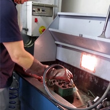 Lavage manuel par jets des petites pièces de la régulation Lavage manuel par jets des petites pièces de la régulation